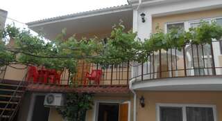 Гостиница Гостевой дом Гала Феодосия Люкс с видом на сад-16